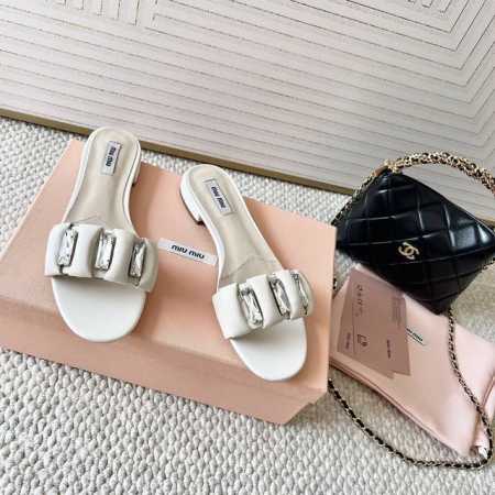 miumiu缪缪25年春夏新品 miu家 水晶钻平底凉拖鞋 羊皮 真皮底正码:35-39订做40.41.42 - 点击图像关闭