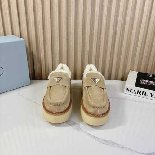 PRAD-A普拉*达2024vs经典休闲鞋系列 厚底三角标休闲鞋 原版1:1定制，今年最潮的三角标一脚蹬英伦风复古情侣小白鞋，众多网红上脚，这款鞋，牛皮拼色，注