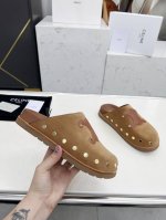 Celine铆钉勃肯拖鞋｜一脚踩进法式慵懒 松弛感天花板 经典Triomphe凯旋门Logo 高丝光牛反绒面｜混种羊皮里｜厚底反水台｜原版轻质发泡橡胶真皮围条大