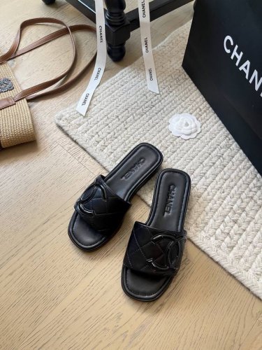 Chanel 25K早春新款康鹏拖鞋 顶级版本 对版货 鞋面牛皮 内里垫脚羊皮 原版大底 码数 35-40 定制不退换