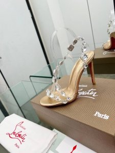 christianlouboutin路铂廷 Cl红底鞋‖ 全球限量！来自拉斯维加斯的祝福灵感来自拉斯维加斯的炫彩霓虹 手工制作，精致工艺收藏级作品 绝对吸睛的存