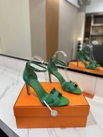 出厂价pp： Hermes爱马仕H家最经典永不过时高品质追求完美做工细节上脚舒适度9Cm轻松驾驭 材质面料：手掌纹牛皮 材质内里：混种羊皮 材质垫脚：混种羊皮