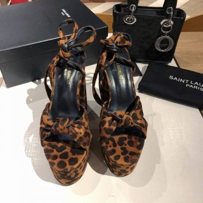 saint Laurent 圣罗兰 Ysl专柜主打款防水台恨太高绑带凉鞋。高端定制顶级品质。延续家族经典鞋面蝴蝶结设计，简约大气，防水台超高大粗跟让Mm轻松驾驭