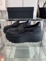 dymonlatry 小众潮牌 新品爆款推荐 复古 厚底松糕鞋 无论日常休闲还是机能感混搭 这款运动鞋都能带来卓越舒适体验与时尚感的双重体验 独家开模定制流线感