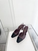 小香2024夏季新品 ～～～小香新款凉鞋！同原版1：1复制！非市场普通版本。 面料：漆皮or羊皮 内里：羊皮 跟高：6.5cm 大底：意大利皮底 码数：35-3