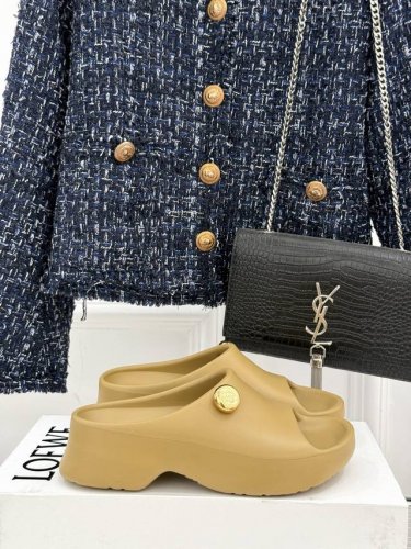厂价 loewe 罗意威25S新品 面包厚底拖鞋 duang Duang ~的拖鞋 糖果色的 马卡龙 胖乎乎的好可爱 轻便又不怕沾水 夏日海滩度假必备 原版模具