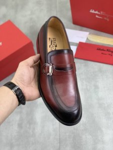 工厂p价p 实价 水染牛里 Salvatore Ferragamo 菲拉格慕 男士最新款休闲商务皮鞋 同步上市 面料采用专用进口原版荔枝纹小牛皮 内里采用进口水