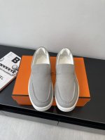 代购级 男款 Herm S 爱马仕 25Ss早春新品 Kiddy兔 一脚蹬休闲运动鞋 板鞋 饰有标志性 H 细节 设计简约流畅 超前时尚 简约高级 随意搭配 上