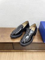 代购级Stuart Weitzma 24ss 秋冬季新款 增高厚底乐福鞋 匠心品质精湛工艺，SW思缇韦曼作为精品鞋履品牌，专门为亚洲女性量身打造定制鞋楦 秉持全