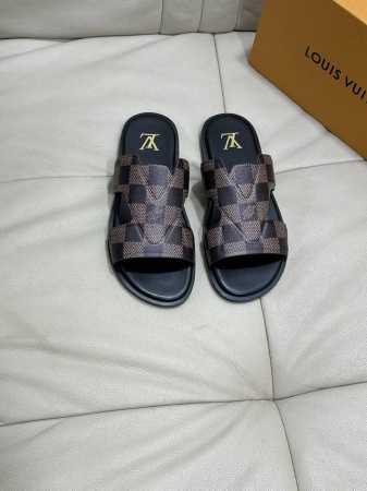 L家 Size:38-45 高端品质 Lv 原单男士春夏拖鞋专柜同步 鞋面意大利进口牛皮面料 标志图形高品质工艺 鞋底 原厂特供原版底 独家活动成型底超级舒适 - 点击图像关闭