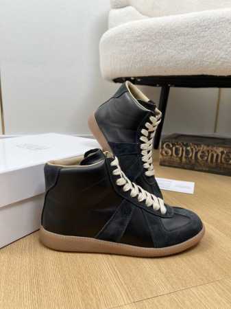 高版本情侣款Maison Margiela *马吉拉 20252025春夏新品 专柜新款中帮德训运动鞋系列～MM6马吉拉经典阿甘复古休闲运动鞋 四季可穿搭经典不 - 点击图像关闭