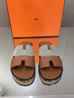 hermes 22Ss顶级原单品质男拖系列； 香港购入正版，调试了三个月才出货爱马仕H家男拖鞋别看简单，实在不好做，没有原版，根本就不可能做出完美的复刻。也正因