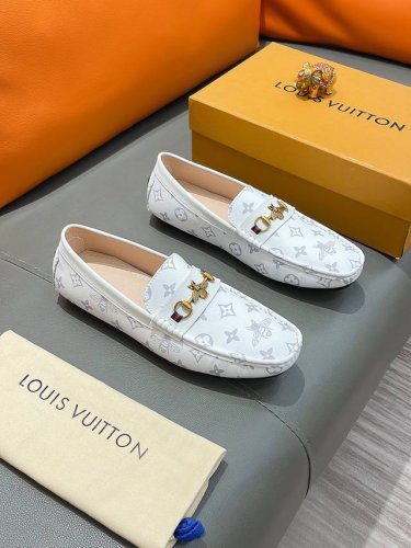 商品名称：Louis Vuitton 路易 威登 正规码数: 38-44 豆豆鞋 商品材料：精选 牛皮鞋面，柔软羊皮垫脚；原厂大底。