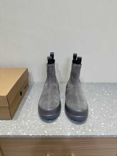 MOON BOOT LUNA系列 24秋冬季新款 雪地靴 长期主义购物一moonboot雪地靴因为冬天想去追极光，对比了很多雪地靴，超轻发泡大底 moonboo