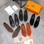 商品商标：Hermes 爱玛仕 休闲套脚鞋 正码码数: 39-45 商品材料：精选磨砂牛皮鞋面 羊皮内里 原版大底
