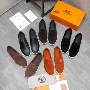 商品商标：Hermes 爱玛仕 休闲套脚鞋 正码码数: 39-45 商品材料：精选磨砂牛皮鞋面 羊皮内里 原版大底