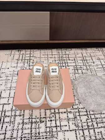 代购级拖 Miumiu 25Ss 春夏新款 厚底 帆布 半拖 单鞋小白鞋 简约造型，超轻原版开模鞋底，脚感妥妥满分 好穿好搭，增高6Cm Size: #35-4 - 点击图像关闭