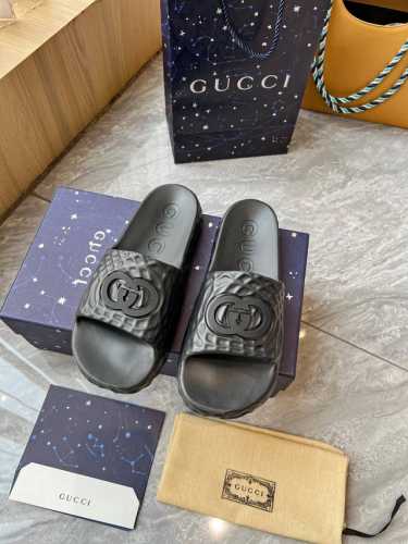 工厂价 Gucci 古驰2024专柜 最新款 官网同步 舒适好搭 夏日必备时尚拖鞋 原版开模 代购版本 私膜大底 全套专柜包装 Size：35-45码