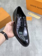 出厂价pp 实价 Louis Vuitton 水染牛里 原单 新款Lv路易威登 * 顶级版本 Lv经典皮鞋 选用进口原版小牛皮 原版真皮边条拼接耐磨高端橡胶大底