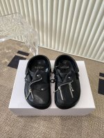 crocs 半拖包头鞋 高端大气上档次外，更适合懒人族们，一脚蹬就穿好了，都不用动下手，方便快捷 size:36-46