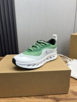 工厂价 顶级品质 * 昂跑 On Running与loewe 罗意威的联名全新开启：穿上它去来一场高级审美的citywalk吧！ * Cloudtit2.0，超