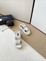 代购级 需要飞机盒10 下单时备注 * 2025B 大厂顶级高端品质 ：35、36、37、38、39、 34 40 41 42 需要定做跟客服 沟通