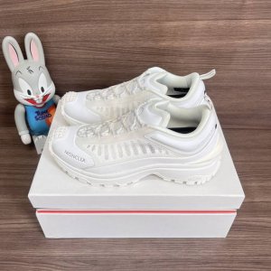 顶级版本Moncler 盟可睐 蒙口 Trailgrip Lite Trainers 越野旅行2代系列低帮休闲户外登山运动鞋。 原楦数据开发 面料采用防水耐磨纤