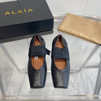 alaia 阿莱亚 24Ss新款 猪鼻子绑带芭蕾舞平底跳舞鞋 azzedine Alaia 法国一线奢侈品牌 时尚界最后的手艺人 面料 小牛皮 内里: 进囗混种
