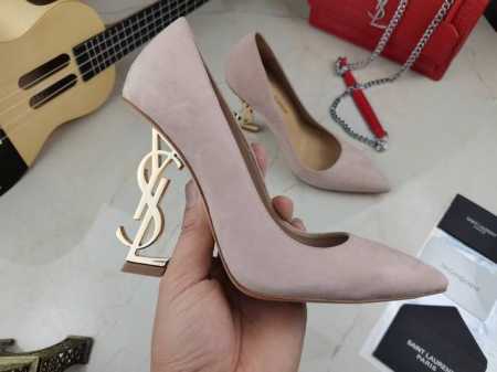 顶级版本 Saint Laurent YSL 圣罗兰logo跟高跟单鞋，材料采用进口原版黑色牛漆皮做面，内里垫脚采用进口羊皮，大底原版复刻的真皮大底，跟高10. - 点击图像关闭