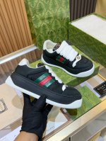 冲量价: 新款 顶级版本原版购入开发做货 品质100 99.99免检. 这款运动鞋采用Gg帆布材质 紫色皮革细节以鲜明对比为单品增加深度 细节更显丰满 鞋底 原