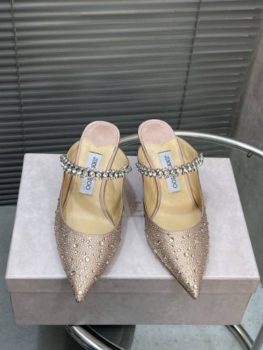 顶级版本 Jimmy Choo｜周仰杰新款水钻链条尖头高跟鞋单鞋 Jc家永恒经典之作 简约设计 满满的少女风 既摩登又复古的味道 非常的简连衣裙还是牛仔裤 它都