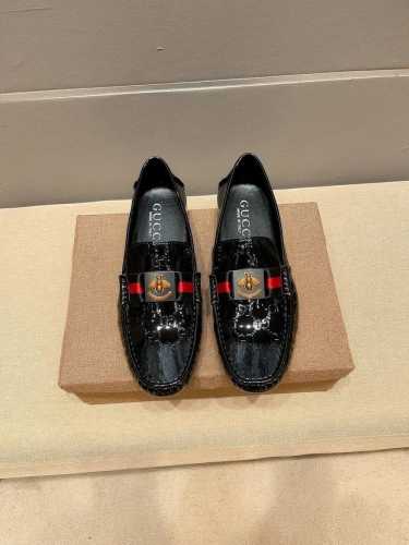 实价 ， GUCCI 官方休闲豆豆鞋；意大利原单，顶级精湛工艺，高端精品男士休闲鞋，英伦时尚风鞋面原版柔软头层牛漆皮，懒人套脚乐福款，鞋面采用进口原版柔软牛漆皮