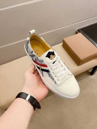 品牌Gucci 古奇官方旗舰店原版休闲鞋 四季潮鞋 专柜新版 古奇1:1优质做工 鞋面:进口荔枝纹小牛皮搭配时尚蛇皮 假一赔十 全真吸汗杏色猪皮里 时尚懒人商务