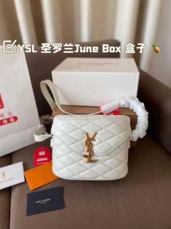配飞机盒折叠盒子 Ysl 圣罗兰新款June Box 盒子包早成已为明星 网红们最爱这的一只 低调却超显高逼气格质 据说是Yslgirt 人必手备 优雅高贵她的 - 点击图像关闭