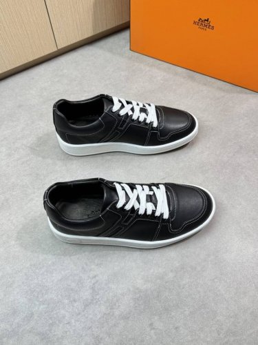 Hermes 爱马仕 -高端品质 原单休闲运动板鞋 -鞋面：纳帕小牛皮、鞋身车缝品牌'h'图腾 -内里：水染牛皮 -大底：原版Tpr.橡胶 双色成型大底 -超高