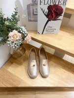 saint Laurent 圣罗兰 2025年 早春 Logo渔夫鞋 Ysl标志、麻绳中底和内底。 收起 真丝 橡胶鞋底 码数：36-41 西班牙制造