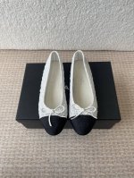 chanel小香 25Ss 春夏鞋头电绣双C Logo点缀，玛丽珍 粗跟单鞋 宛如女神脖子上的项链，上脚包裹性非常好，上脚跟显瘦，真的是超级精致！ 复古的玛丽珍