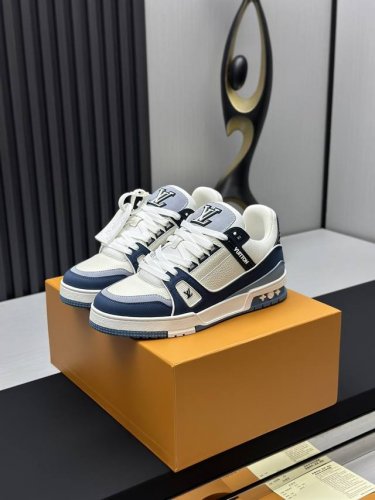 橙子出厂价p louis Vuitton 路易威登 Lv Trainer 情侣款运动鞋板鞋 休闲复古篮球鞋 从复古篮球鞋汲取灵感 打造备受青睐的 Lv Trai