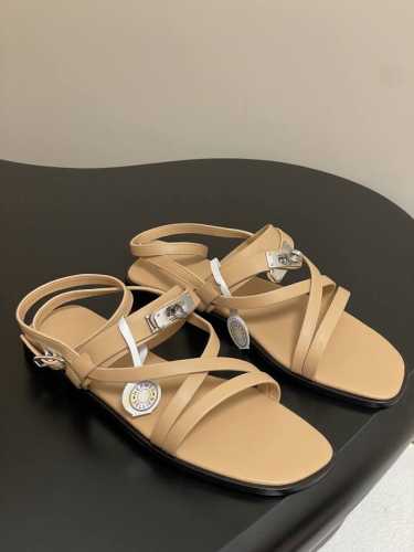 顶级品质 Hermes 爱马仕 June Sandal系列 H家Kelly扣细带罗马凉鞋 小牛皮凉鞋，搭配经典镀钯Kelly鞋扣和袢带。打造简约造型，可谓夏日良