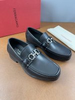 ferragam菲拉格慕新款男士驾车鞋 面料采用全进口牛皮 看得见的质感 重工车线 内里本染小牛皮 标配Logo牛皮垫脚 大牌体验 上脚柔软舒适 男士臻享 专用