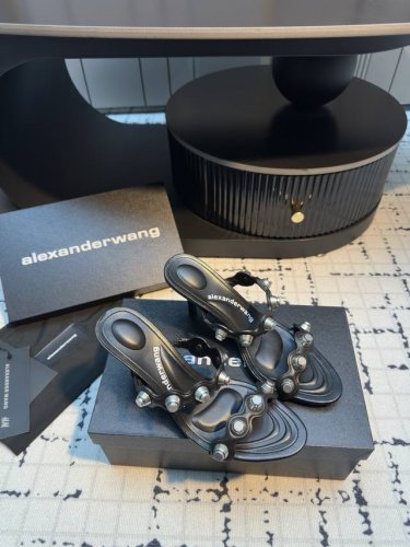 代购级 Alexande* Wang 大王 25Ss 春夏最新款切跟高跟凉拖鞋 个性御姐风 超有质感 爱了爱了 该款设计简约上脚时尚舒服 夏季不可缺少的一款大王