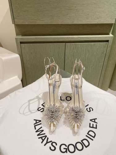 Aquazzur* 菠萝早春专柜新品仙女时装鞋系列，大量上新同步官网全系列均可定制龙年主打一个火爆，全网各大网红纷纷开秀，绝美的穿搭系列！ ★★★★★ 鞋面 烫