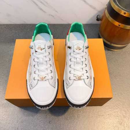 Gucci古奇 整体构造简约奢华高端潮牌 专柜同步新品 高版本高品质完美打造 金属元素被运用得淋漓尽致.朋克潮流的魅力适合各种出行.上脚你就是街头的焦点 鞋面意 - 点击图像关闭