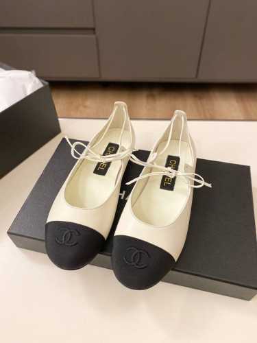 工厂 CHANEL2025 早春系列火爆上新，这一季香家小爆款！真的一眼爱了，经典拼色元素大logo完美搭配！是这款鞋子最大的亮点，醒目而不浮夸的设计，超日常超