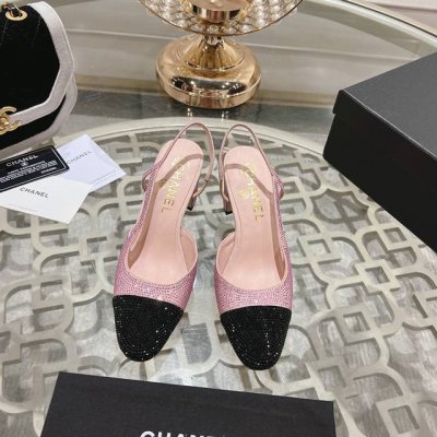 Chane*小香中古系列粉色水钻高跟后空凉鞋 每一次的美都不是瞬间 而是永恒！鞋子自身材质实在太神仙好看了，极力推荐！ 鞋面：原版定制羊京 内里：羊皮内里 跟高