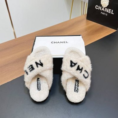 顶级版本 chanel 香奈儿 专柜同步新款厚底毛拖鞋 羊毛拖鞋 秋冬系列火爆上新，这一季毛拖香家小爆款！ 认准我家细节实力拍 专柜买版按正品1：1复制， 细节