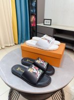出厂价P Lv 多色新款男士拖鞋 ，原单品质顶级版 ，原版专用牛皮磨砂内里侧羊皮，防滑组合底，步履更稳，更舒适轻便，高档大方，码数:38~44