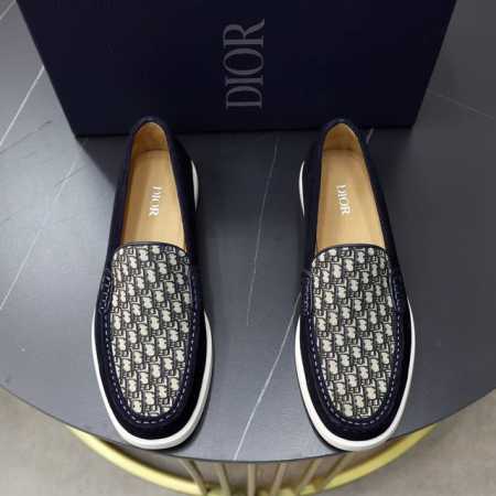 出厂价Pp： 品牌：迪奥Dior 标准码：男码38 44 45可以定做 等级：官网同款 材料：原版牛皮拼接 牛皮内里 原版Tpu耐磨柔软大底 款式类别：休闲运动 - 点击图像关闭