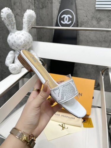 独家顶级版本 LV驴牌vs春夏巴黎代购最新爆款凉鞋系列 透明胶片织绒烫钻凉拖 法国代购新款驴牌，春夏首选，最新款法国卖爆了，原版ZP一比一打造，原版开模，时尚芭