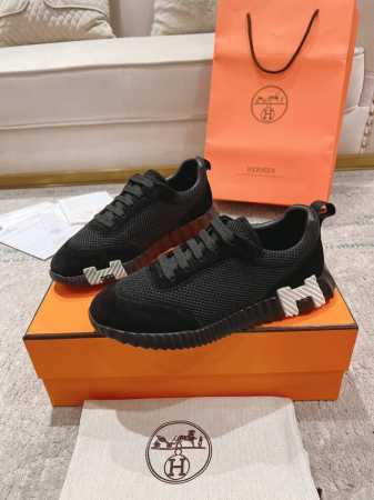 顶级版本2024ss Hermès 爱马仕 初秋新品情侣款 休闲鞋拼色设计MM风 超前时尚 简约高级 随意搭配 上脚非常轻便舒适鞋面：麂皮 牛皮内里：羊皮大底： - 点击图像关闭